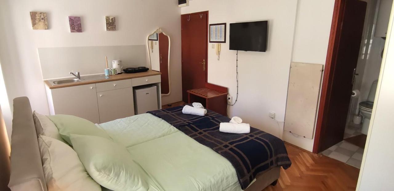 Studio Apartment L&G Ρόβινι Εξωτερικό φωτογραφία