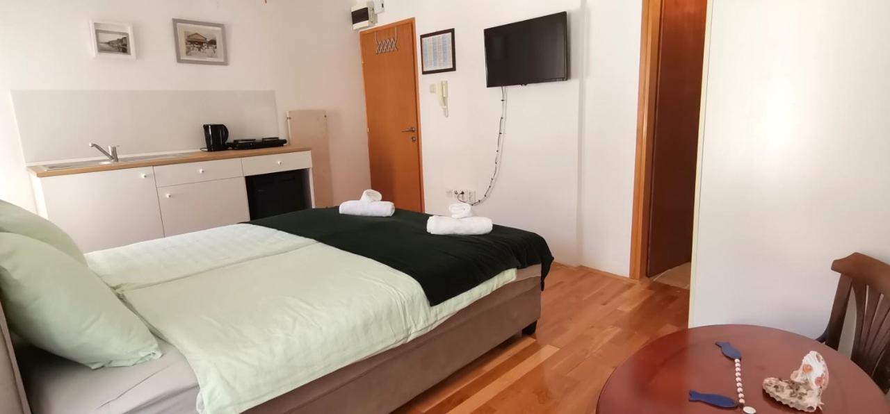 Studio Apartment L&G Ρόβινι Εξωτερικό φωτογραφία