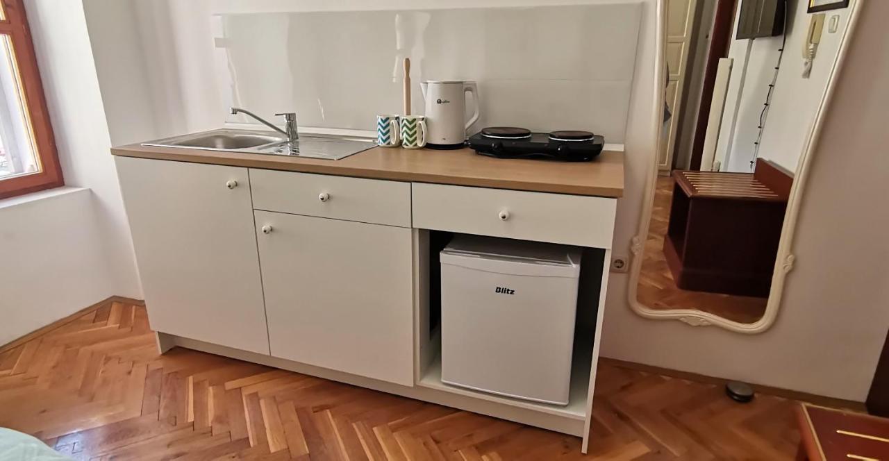 Studio Apartment L&G Ρόβινι Εξωτερικό φωτογραφία